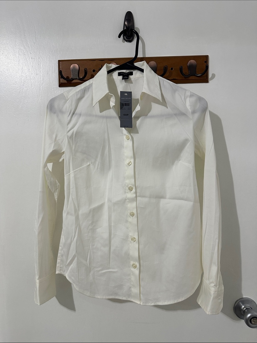 Ann Taylor Ivory long sleeve Button-Down top